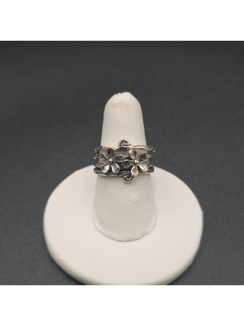 Size 6 Sterling Silver Floral Daisy Ring | Textured Twig Meditation Band A8596